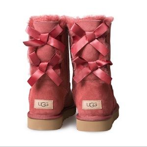UGG pink Bailey bow. Size 9, GUC.